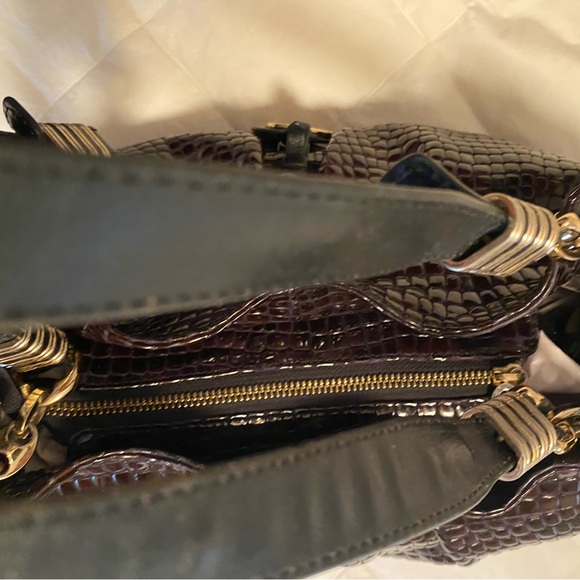 Roberta Di Camerino 100% leather Italian Croc-Embossed Burgundy Handbag - Picture 10 of 11